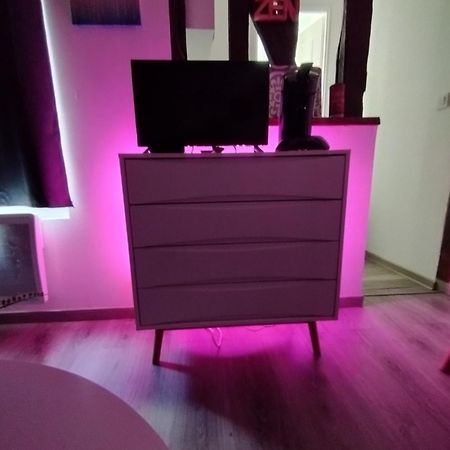 Studio Charmant Confortable Tv Centre Ville Louviers Luaran gambar